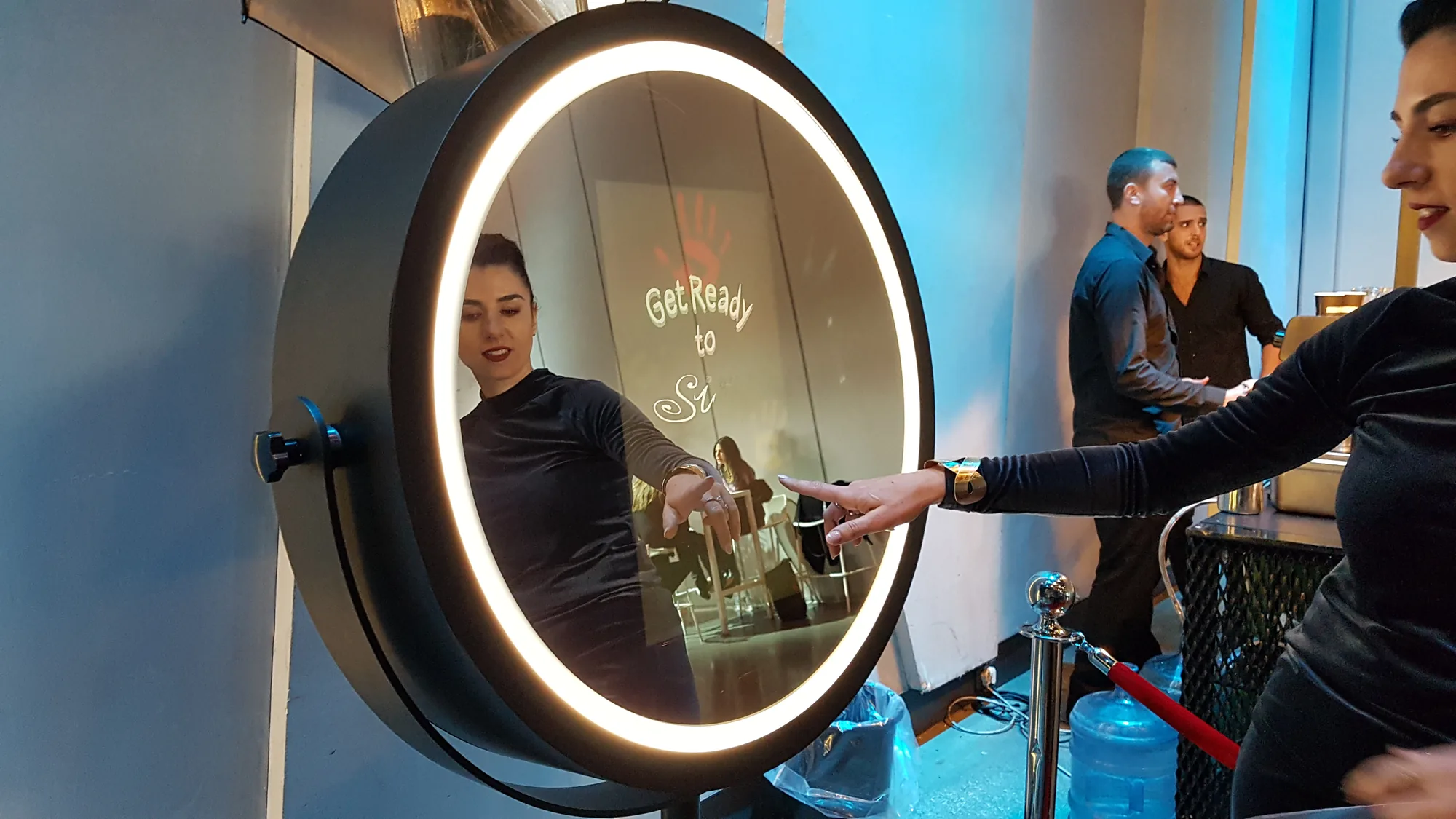 Beauty Mirror Booth